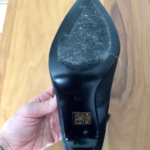 Black pumps with tassel detail - Picture 4 of 4